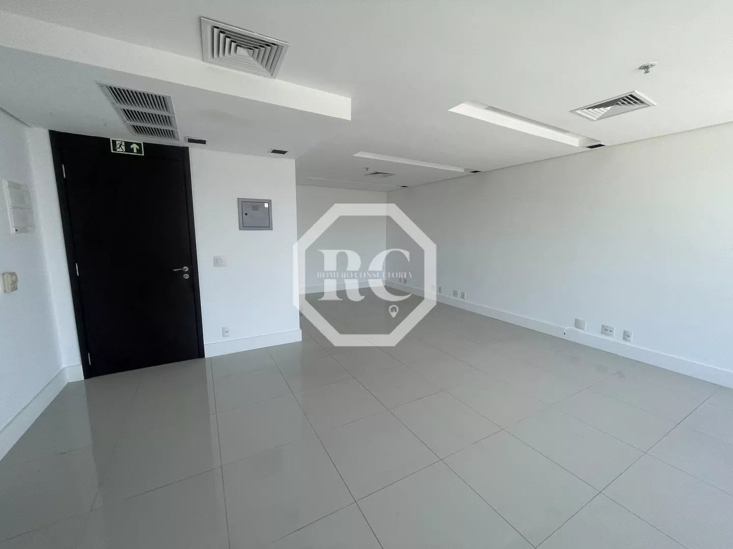 Comprar Sala Comercial / Conjunto